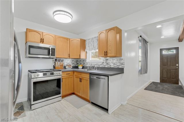 1677 Douglas Road, Wickliffe, OH 44092