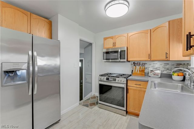 1677 Douglas Road, Wickliffe, OH 44092