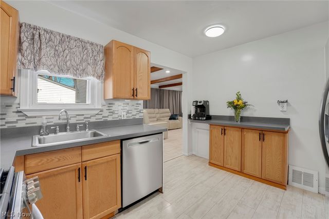 1677 Douglas Road, Wickliffe, OH 44092