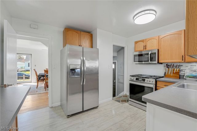 1677 Douglas Road, Wickliffe, OH 44092