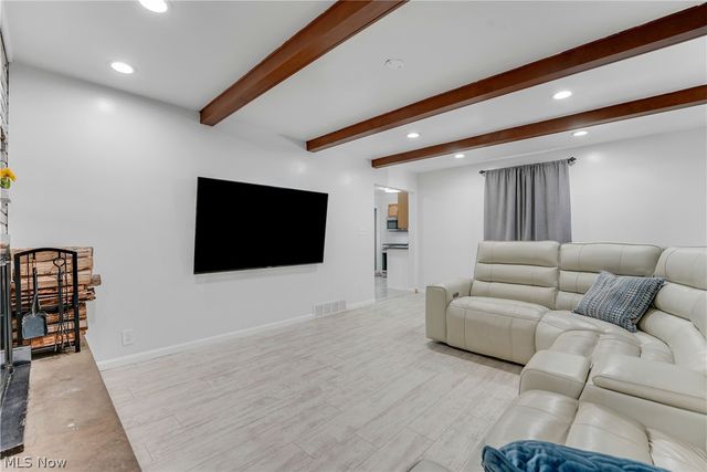 1677 Douglas Road, Wickliffe, OH 44092