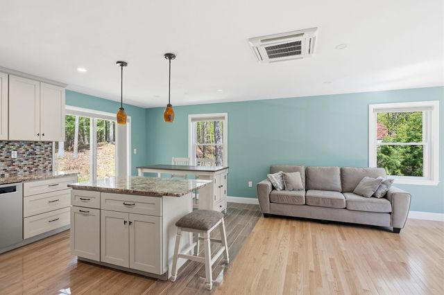 8 Rosewood Drive, Bow, NH 03304
