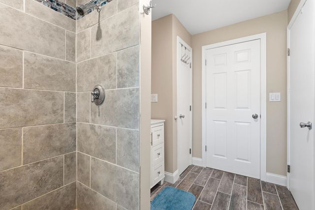 8 Rosewood Drive, Bow, NH 03304