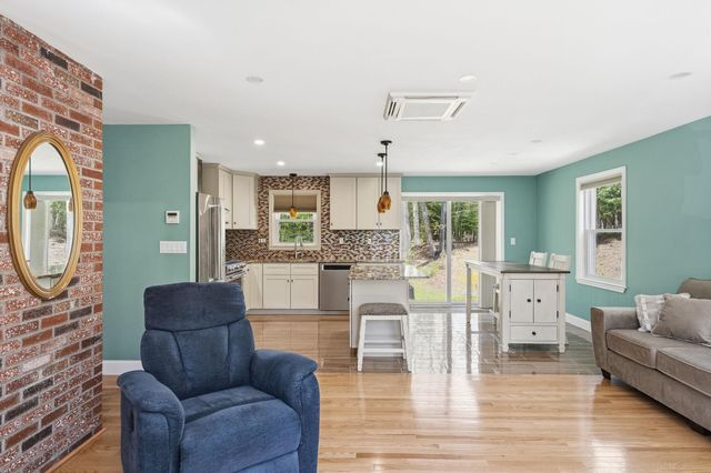 8 Rosewood Drive, Bow, NH 03304