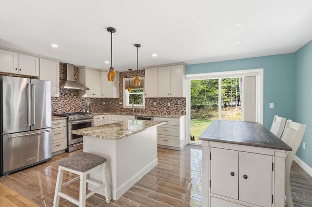 8 Rosewood Drive, Bow, NH 03304