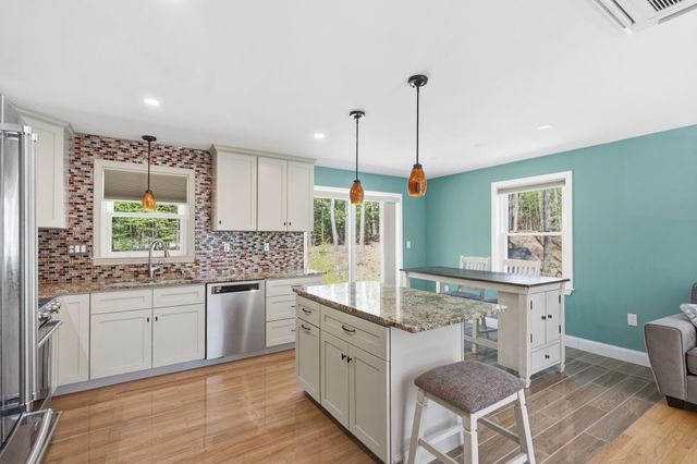 8 Rosewood Drive, Bow, NH 03304