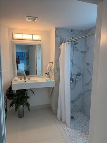 9066 SW 73rd Court 1105, Miami, FL 33156
