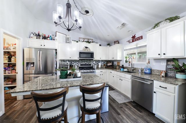 5222 Baja Drive, Bakersfield, CA 93307