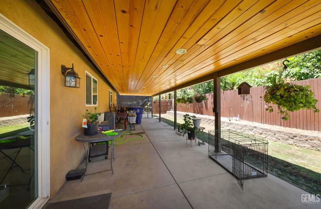 5222 Baja Drive, Bakersfield, CA 93307