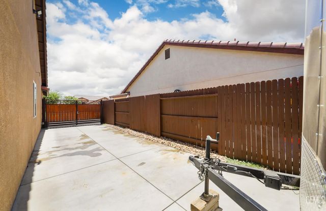 5222 Baja Drive, Bakersfield, CA 93307