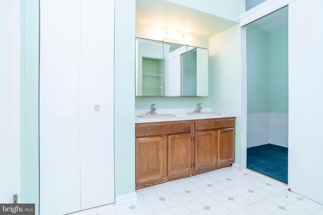 111 SARAHS LN, Horsham, PA 19044