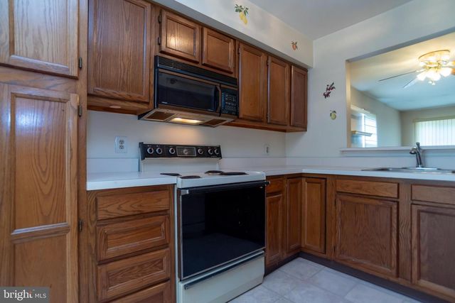 111 SARAHS LN, Horsham, PA 19044
