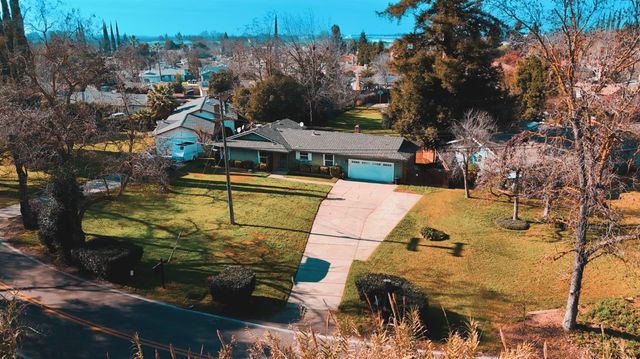 1541 W North Bear Creek Dr, Merced, CA 95348