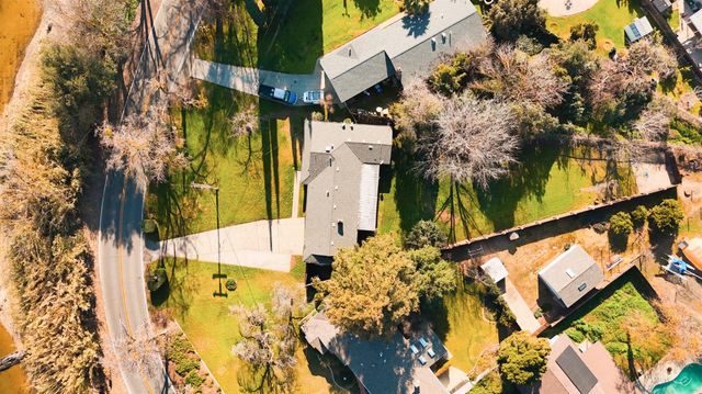 1541 W North Bear Creek Dr, Merced, CA 95348