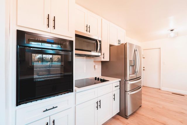 1541 W North Bear Creek Dr, Merced, CA 95348