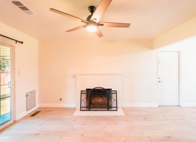 1541 W North Bear Creek Dr, Merced, CA 95348