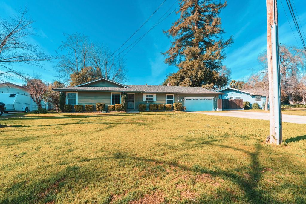 1541 W North Bear Creek Dr, Merced, CA 95348