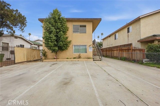 5914 S Hoover, Los Angeles, CA 90044