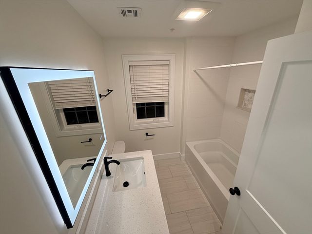 17 School B, Hudson, MA 01749