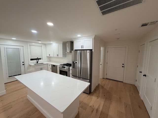 17 School B, Hudson, MA 01749