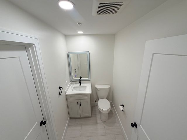 17 School B, Hudson, MA 01749