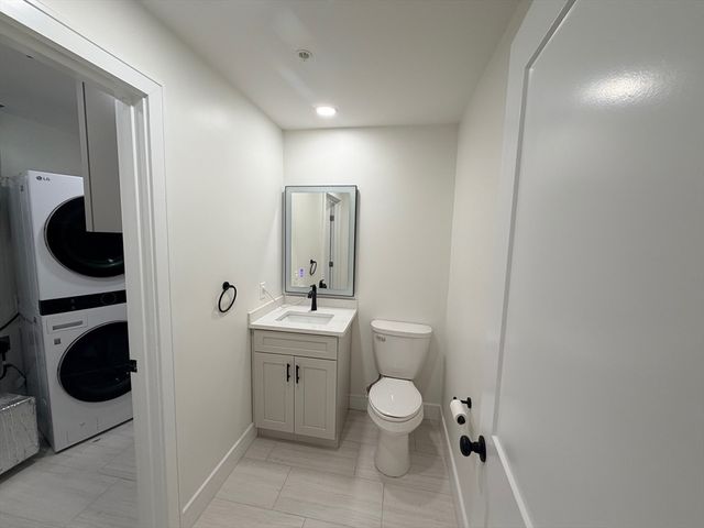 17 School B, Hudson, MA 01749