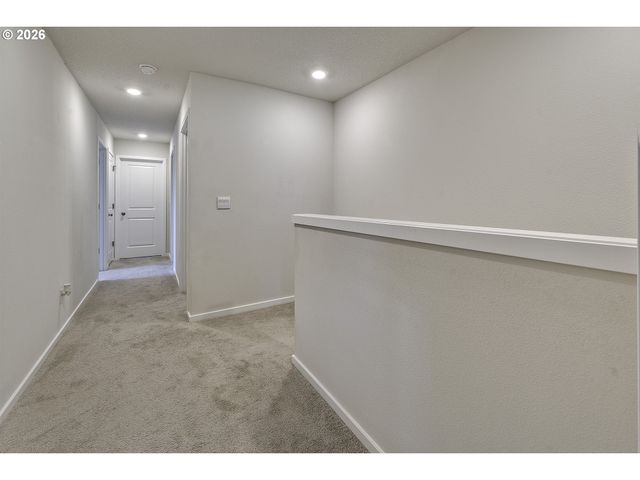 898 N 18TH Ave, Cornelius, OR 97113