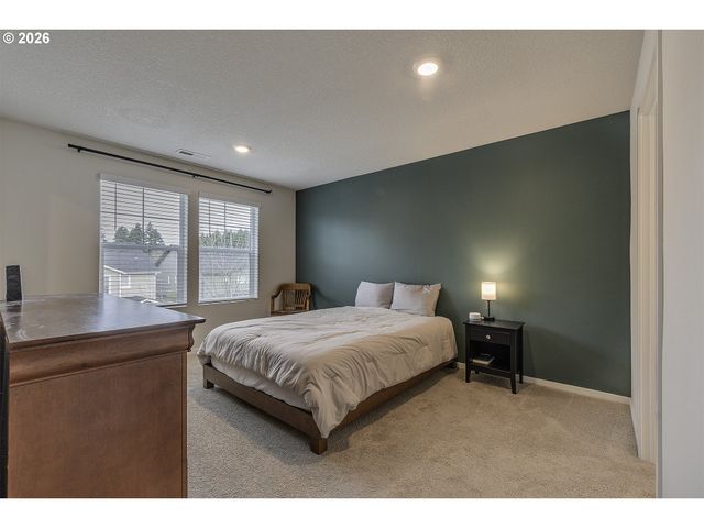 898 N 18TH Ave, Cornelius, OR 97113