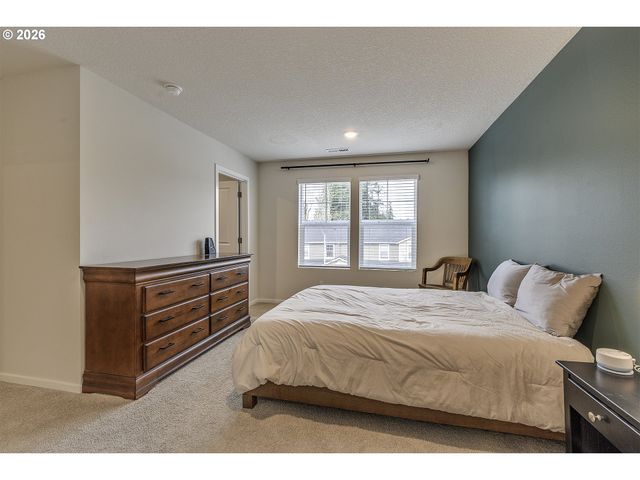 898 N 18TH Ave, Cornelius, OR 97113