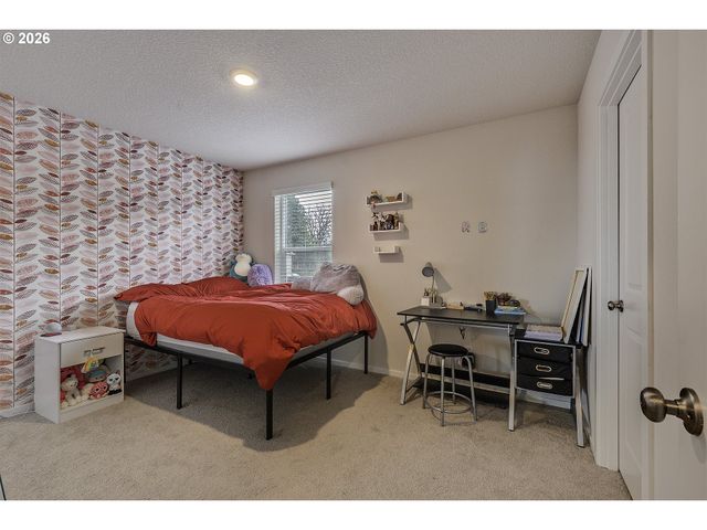 898 N 18TH Ave, Cornelius, OR 97113