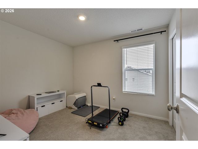 898 N 18TH Ave, Cornelius, OR 97113