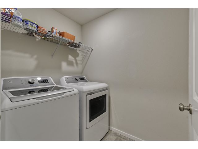 898 N 18TH Ave, Cornelius, OR 97113