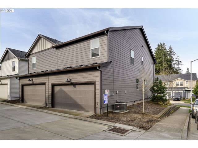 898 N 18TH Ave, Cornelius, OR 97113