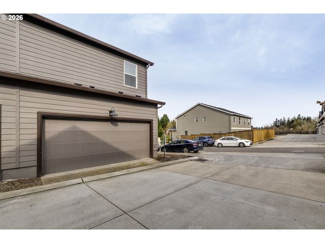 898 N 18TH Ave, Cornelius, OR 97113