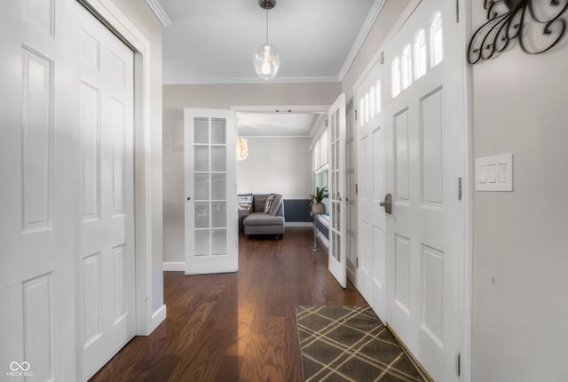 4103 Ridgeway Avenue, Columbus, IN 47203