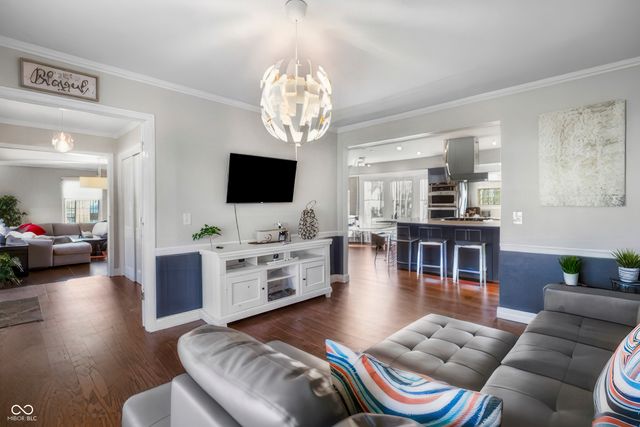 4103 Ridgeway Avenue, Columbus, IN 47203