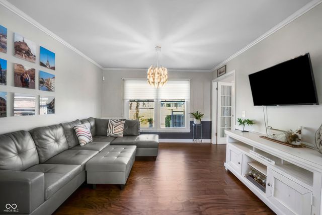 4103 Ridgeway Avenue, Columbus, IN 47203