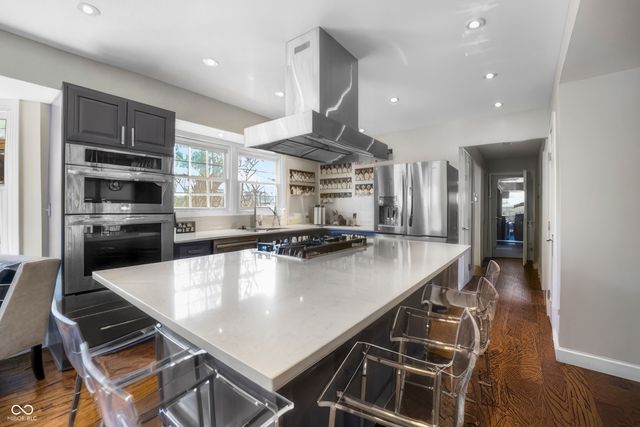 4103 Ridgeway Avenue, Columbus, IN 47203