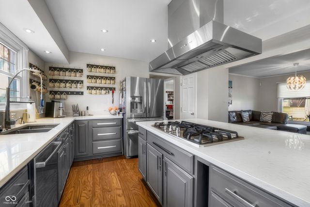 4103 Ridgeway Avenue, Columbus, IN 47203