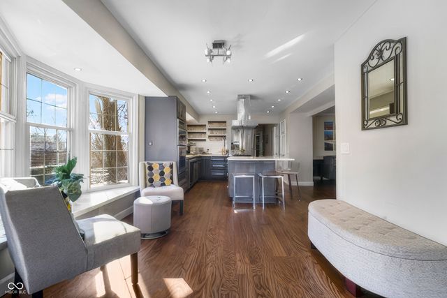 4103 Ridgeway Avenue, Columbus, IN 47203