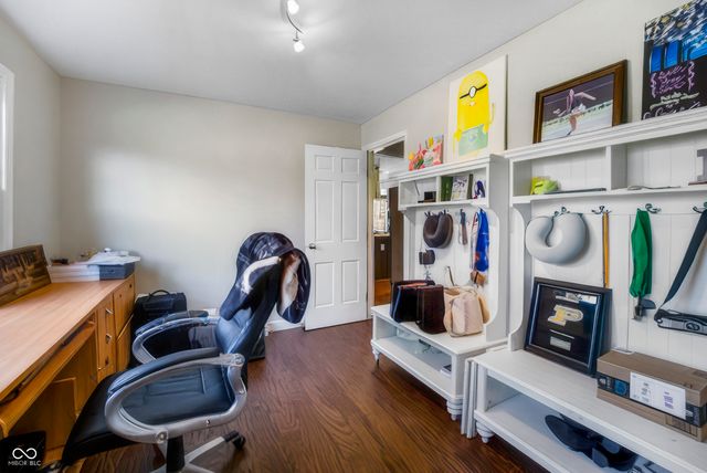 4103 Ridgeway Avenue, Columbus, IN 47203