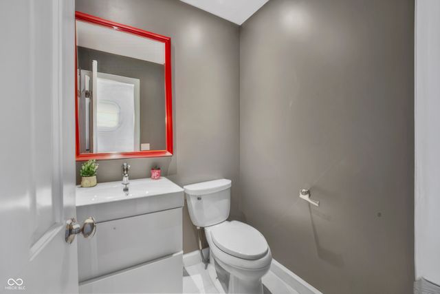 4103 Ridgeway Avenue, Columbus, IN 47203