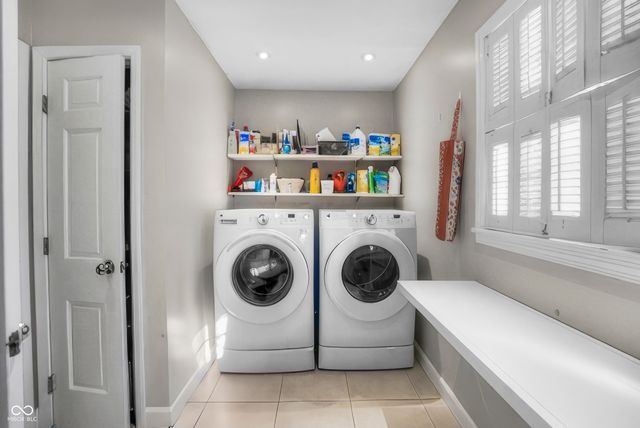 4103 Ridgeway Avenue, Columbus, IN 47203