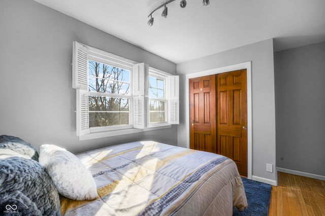 4103 Ridgeway Avenue, Columbus, IN 47203