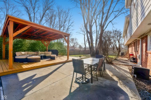 4103 Ridgeway Avenue, Columbus, IN 47203