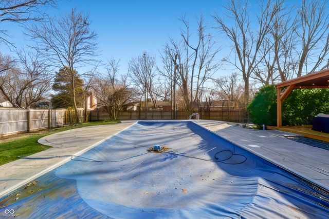 4103 Ridgeway Avenue, Columbus, IN 47203