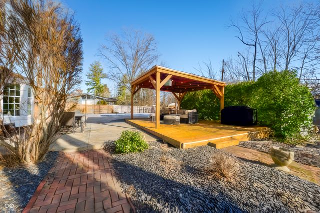 4103 Ridgeway Avenue, Columbus, IN 47203