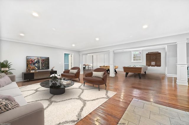 6 Coachlamp Lane, Greenwich, CT 06830
