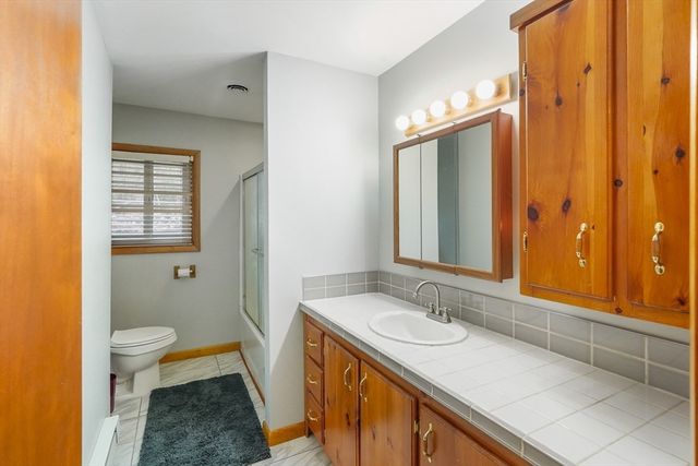 30 Bond Rd, Charlton, MA 01507