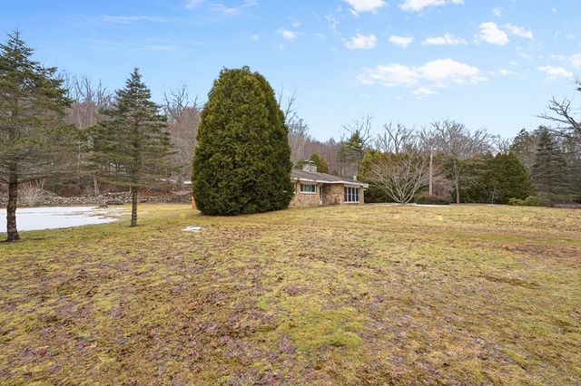 30 Bond Rd, Charlton, MA 01507